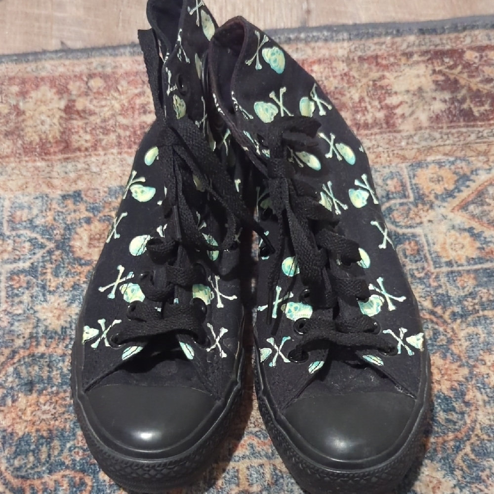 Vintage Converse Black and Green Glow In The Dark Skull Sneakers - Picture 4 of 9